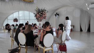 Юбилей в стиле "Париж" в шатре Юдино. Организация VALENTINA EVENT.