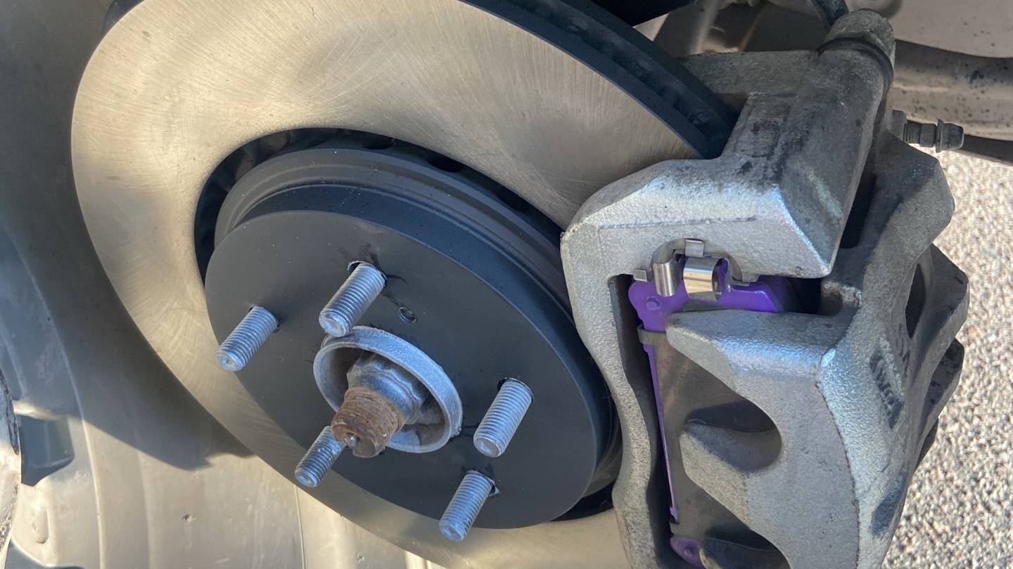 Замена передних тормозных колодок на Lexus RX350 RX200t RX300 4G 2015-2022 смотреть онлайн