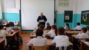 4в класс 2ая школа г Азнакаево вручение Рамиле диплом за 100 радиосвязей