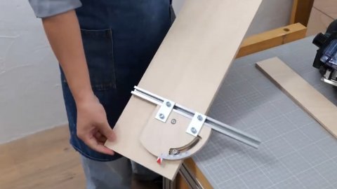 Приспособление для лобзика и пилы.