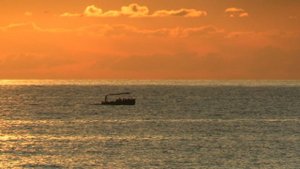 Вечернее расслабление при закате в Сочи у моря