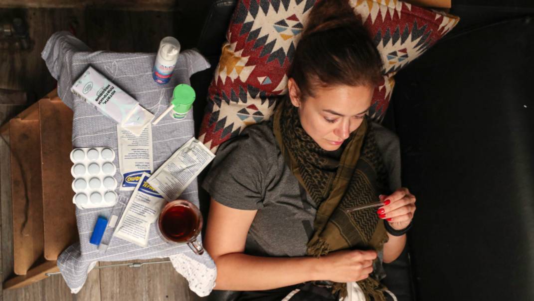 ОРВИ шагает по стране: на больничном уже более 700 человек