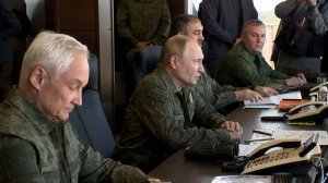 Песков: Путин на учениях "Запад-2025" не в первый раз надел военную форму