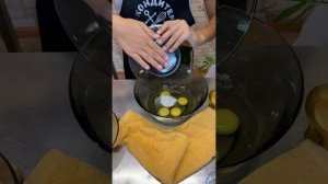 Нежный рулетик с ЗАВАРНЫМ КРЕМОМ! Очень вкусно!