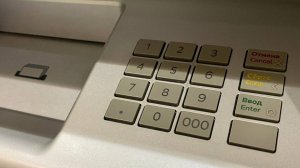 Финансовый эксперт Дмитрий Семенов - о признаках подозрительных банковских операций