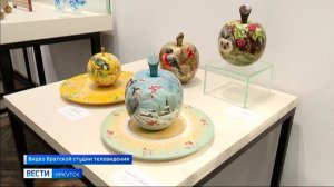 Искусство Иркутской области. Выставку работ с илимской росписью открыли в Братске