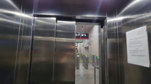 (Переснято спустя 4 года) Гидравлический лифт Millepiani 2012 г. @ Ж/Д станция Дагомыс