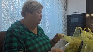 1000096635.mp4"Мычащая Уралочка: Обзор трэша"#обзор #уралочка