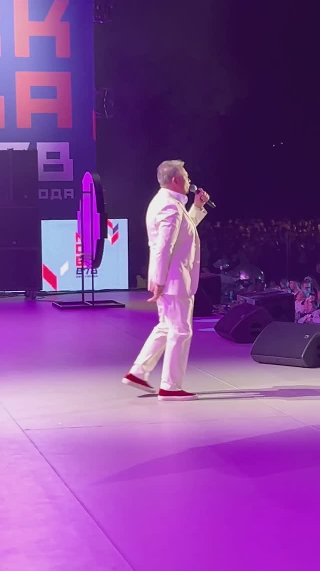 Я Люблю Свою Жену • Александр Добронравов | Звезды Дорожного радио на Поклонной горе | Москва 878 🎤 смотреть онлайн