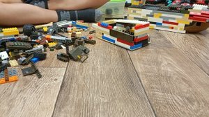 я собираю Титаник из lego