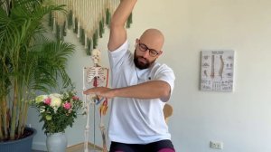 ГИМНАСТИКА ДЛЯ ШЕИ за 3 минуты — прямо на стуле!