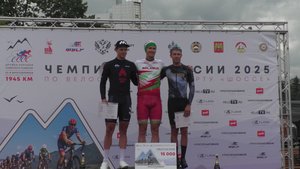 Финиш  Награждение победителей на чемпионате велогонки в Нальчике. Чемпионат по велоспорту "Трасса"