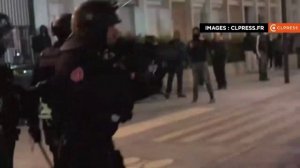 Около 800 000 человек с раннего утра по всей Франции приняли участие с  в крупной забастовке