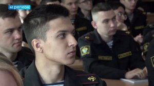 ЭКСПЕРТ ВТОРОГО ФОРУМА МОЛОДЫХ ПОЛИТИКОВ ВСТРЕТИЛСЯ С КАМЧАТСКИМИ СТУДЕНТАМИ• НОВОСТИ КАМЧАТКИ