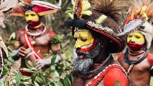 Группе Клуба 7 Вершин «Huli на Гилуве» повезло попасть на фестиваль разных племен Папуа