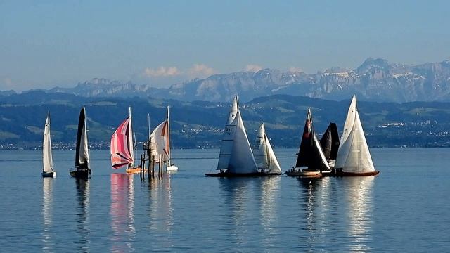 яхты на озере