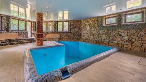 ДОМ С БАССЕИНОМ С ВИДОМ НА ВОДОХРАНИЛИЩЕ "СМОРОДИНКА""