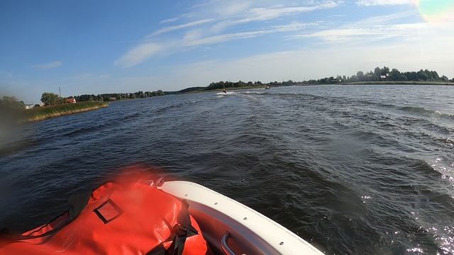 GH010351 На моторной лодке мимо Ниловой Пустыни озеро Селигер