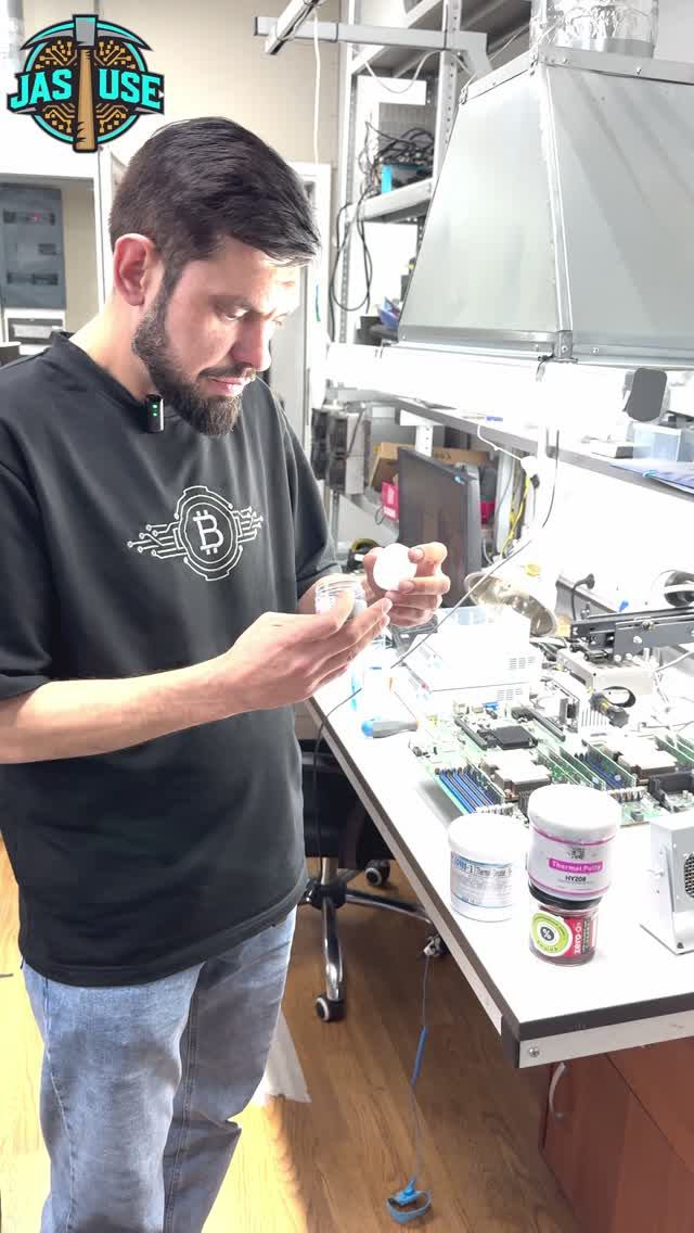 Какую термопасту использовать для асиков ? Сервисный центр показывает #btc #mining #биткоин смотреть онлайн