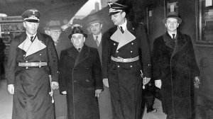 Имеет ли право Европа упрекать СССР в подписании пакта Молотова-Риббентропа? "Чья бы корова мычала"