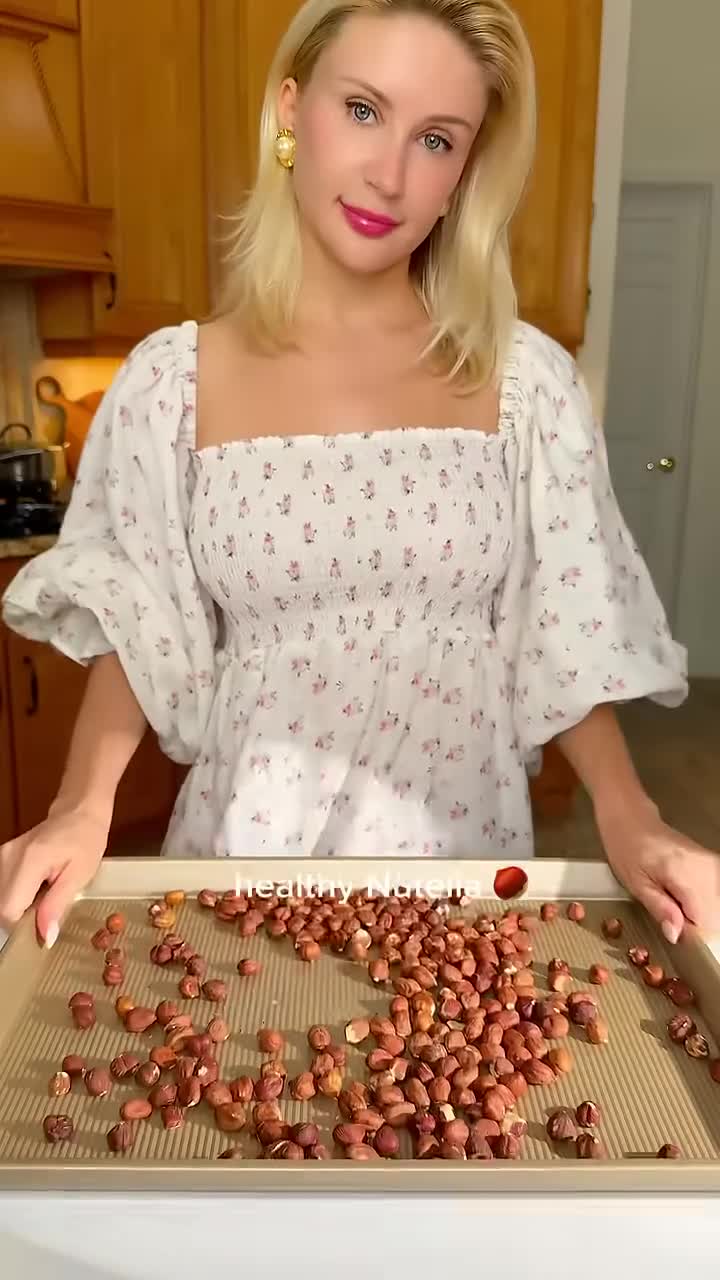 No Added Sugar Healthy Nutella (Homemade Chocolate Hazelnut Spread) смотреть онлайн