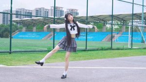 Hu Yaku Nina 开学啦！去操场上跳支王心凌的爱你♡