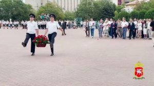 В Крыму полицейские приняли участие в развёртывании самой большой в мире копии Знамени Победы