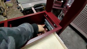 красная консоль RAL3005