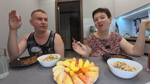 Мукбанг обычный спор перерос в СКАНДАЛ! ОРЁМ друг на друга аж до ХРИПОТЫ! Семейный ужин в России