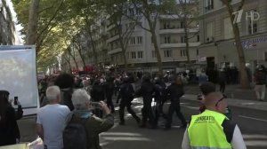 Во Франции проходит общенациональная забастовка в знак протеста против политики правительства.