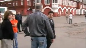 «Как жених вообще. Не хватает невесты в свадебном платье». А.Митрофанов, Ю.Волкова. Июль 2007г.