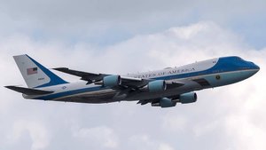 Fox News: гражданский самолет чуть не столкнулся с авиалайнером Трампа