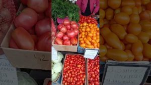 Обзор одного из торговых рядов с овощами на центральной рынке Гродно...