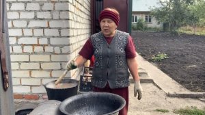 IMG_9052 На улице, готовлю завтрак , курам.