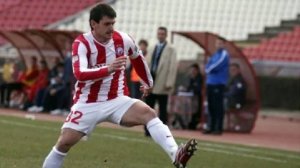 Бывший футболист сборной Сербии Милованович умер в 41 год во время матча