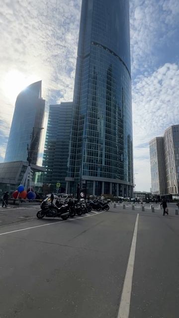 По Москва-Сити так гонять нельзя смотреть онлайн