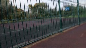 обзор футбольной площадки.