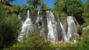 ,,ՄԵՂՔԵՐՈՎՍ, ՏԵՐ, ԱՀԱ ՔԵԶԻ ԿՈւԳԱՄ,,  -  Կատարում է ԱՆԱՀԻՏ ՄԵԼՔՈւՄՅԱՆԸ