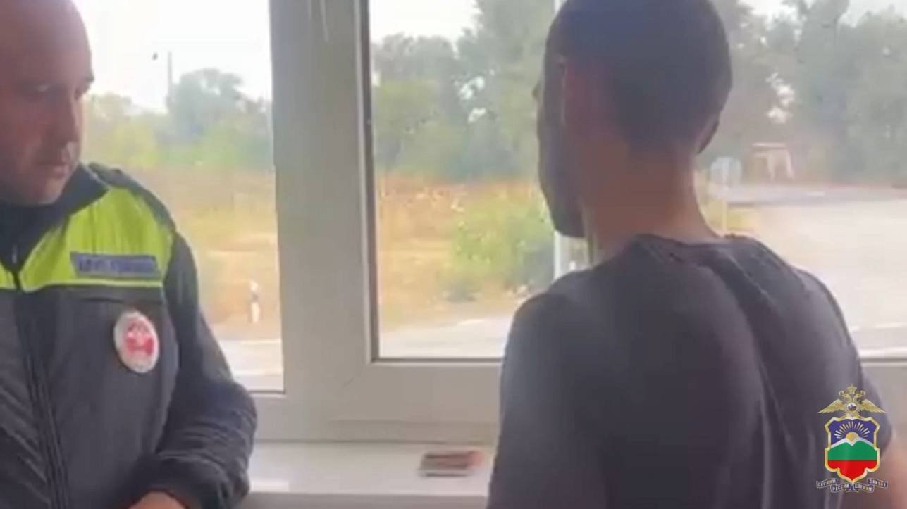 В Карачаево-Черкесии полицейские задержали нетрезвого водителя за дачу взятки