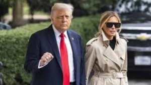 Во время визита в ВеликобританиюТрамп позволил себе жест, который многие восприняли как понебратский