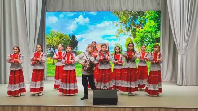 Шоу-группа Карусель, Люблю баяниста, 2025 год смотреть онлайн