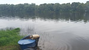 По реке Месте, на катере.