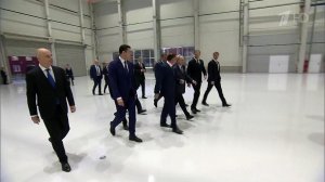 Владимир Путин в День оружейника посетил уникальный завод в Перми