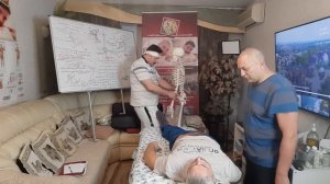 Как подправить тазовые кости. Обучение мануальной терапии у Олега Гудвина.