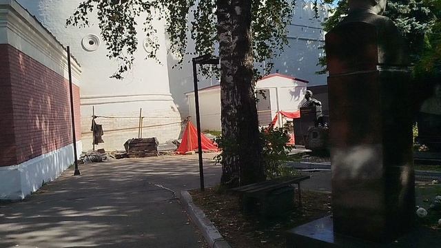 Новодевичье кладбище: могилы Леонида Утёсовв, Фазиля Искандера, Дмитрия Хворостовского