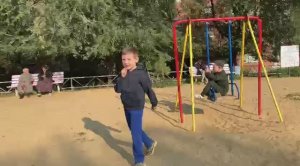 шоу по прыжкам в длину с качели