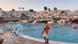 Вечером у бассейна отель Movenpick Resort Sharm El Sheik 04.09.2025