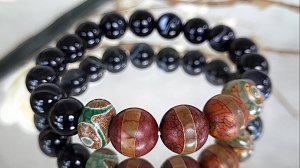 Браслет из агата с буусинами ДЗИ