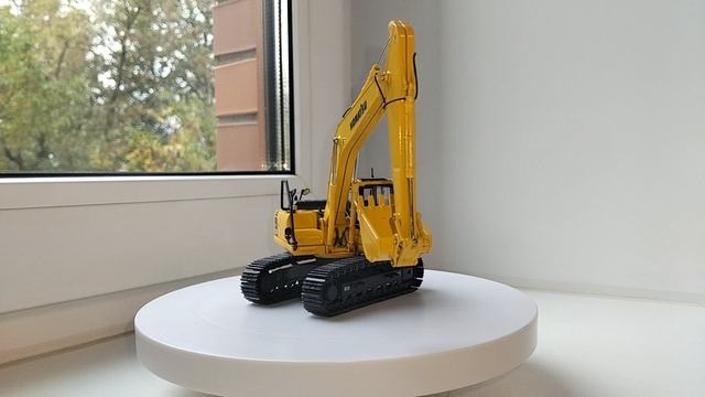 Гусеничный экскаватор Komatsu PC220