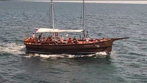 Лучшие морские прогулки на нашем пиратском кораблике, с купанием в открытом море с 6-00 до 23-00